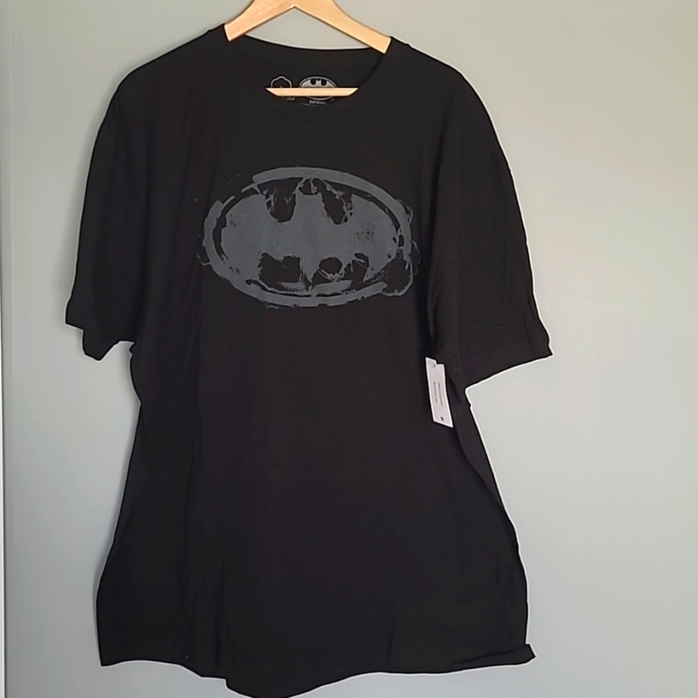 Men’s NWT Batman t-shirt Size 2XL